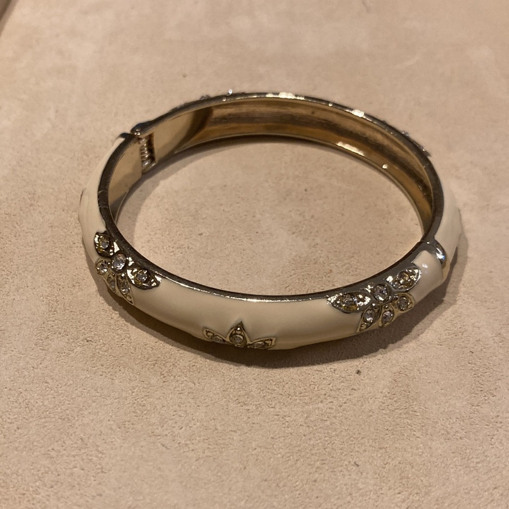 Elegant Tommy Bahama Cream Enamel Crystal Bangle Bracelet - Picture 2 of 4